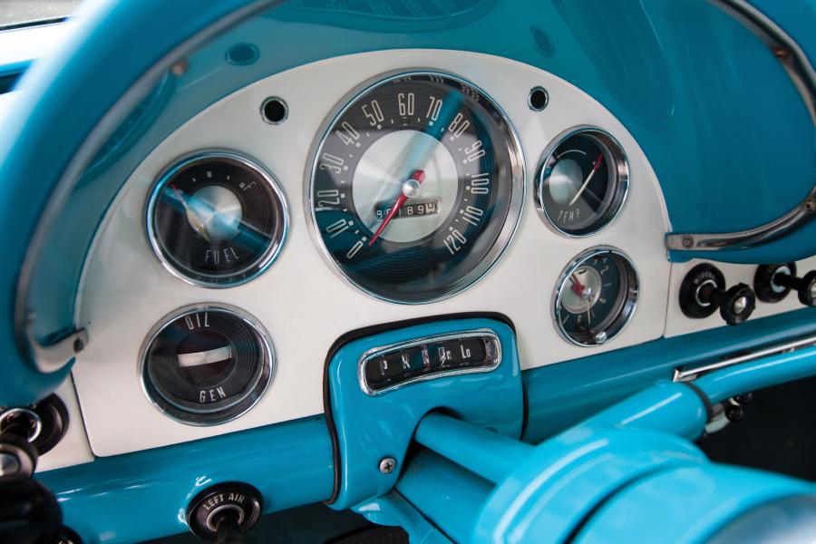  Ford Fairlane Victoria Hardtop Coupe 1956 года  (фото 16 из 49)